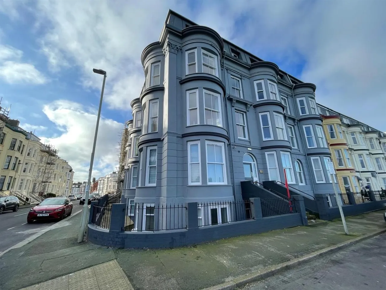 2 bed flat to rent — 16-17 Blenheim Terrace, Scarborough, North Yorkshire YO12 7HF