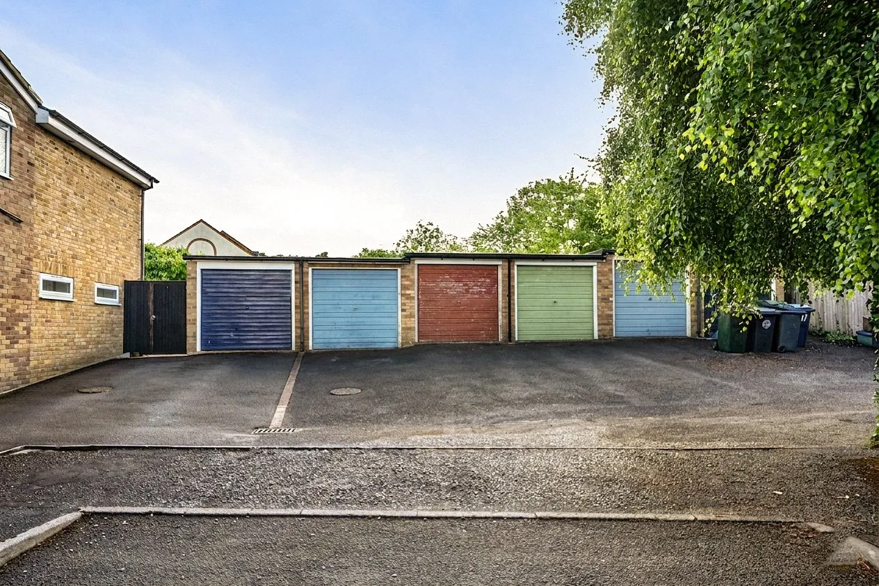 Hillview, Saunderton, HP14, photo 9