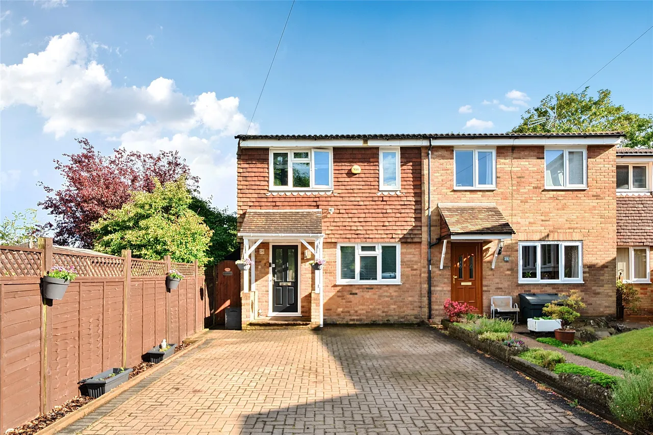 3 bed house for sale, Hillview, Saunderton, HP14