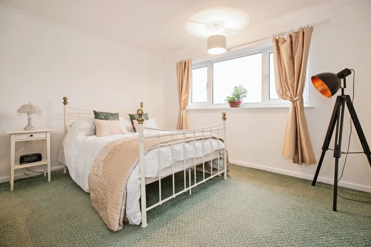 Castle Donington, Derby, photo 11