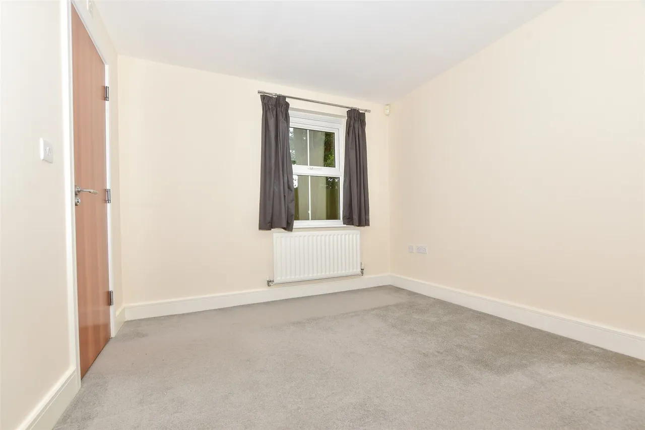 Fitzroy Place, Reigate, RH2, photo 7