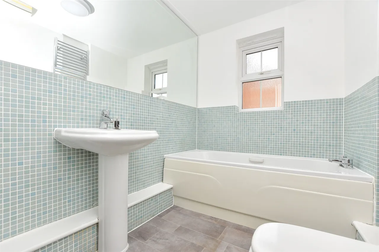 Fitzroy Place, Reigate, RH2, photo 11