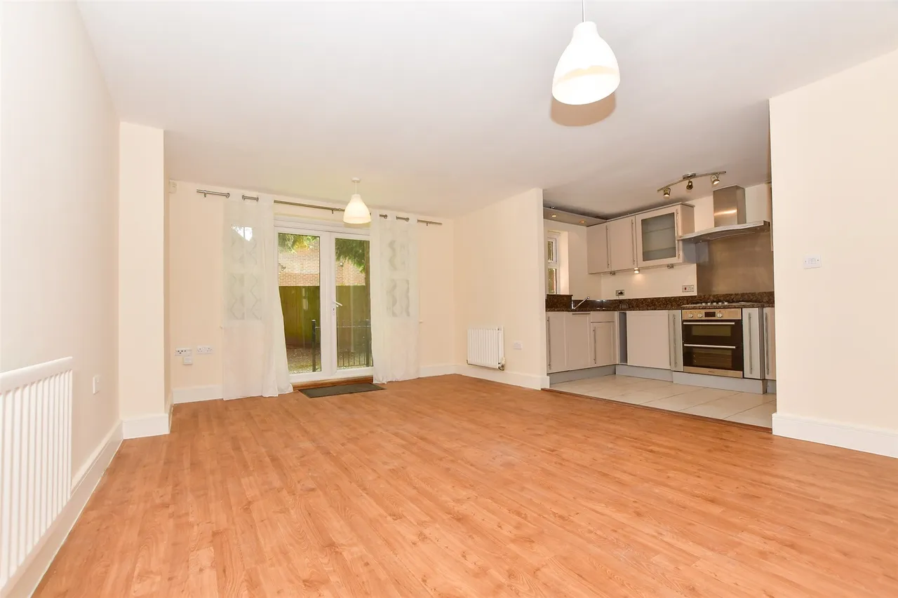 Fitzroy Place, Reigate, RH2, photo 4