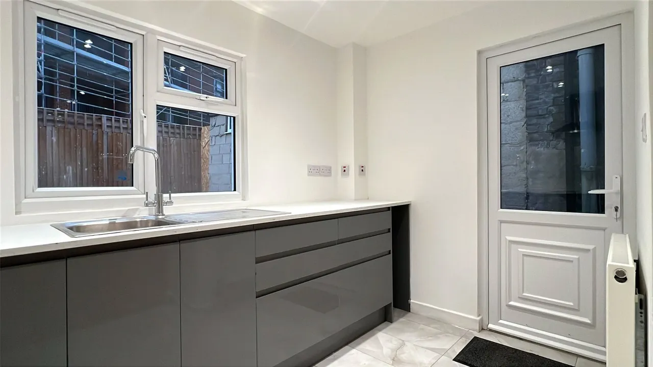 Church Road, London, NW10, photo 4