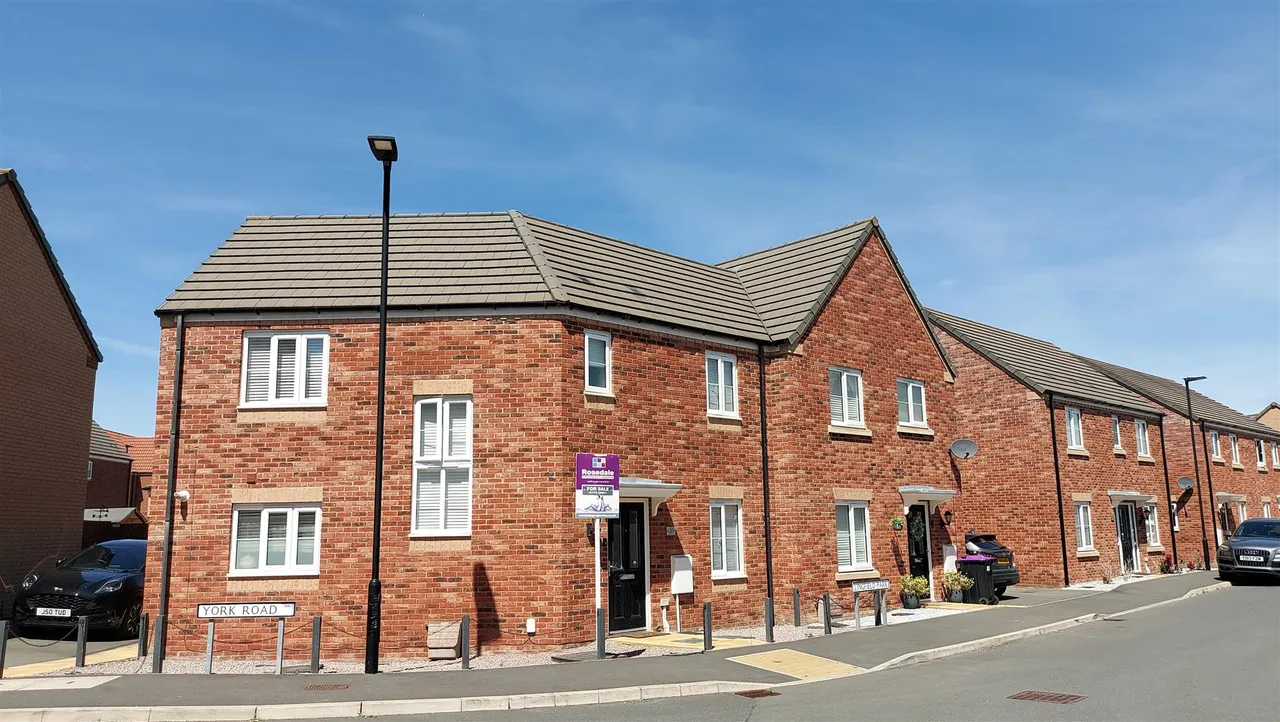 3 bed house for sale, Lingfield Park, Bourne