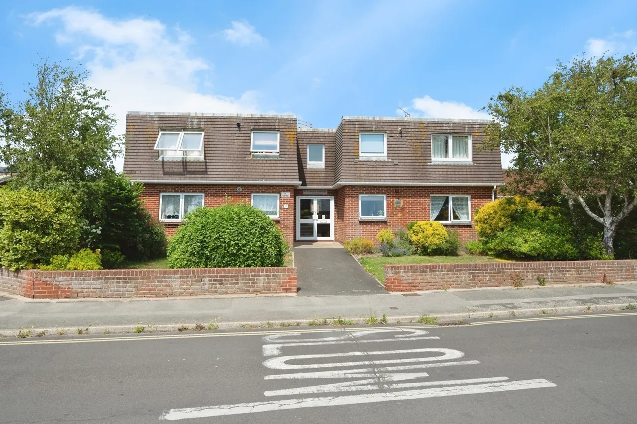St. Hermans Road, Hayling Island, PO11, photo 8