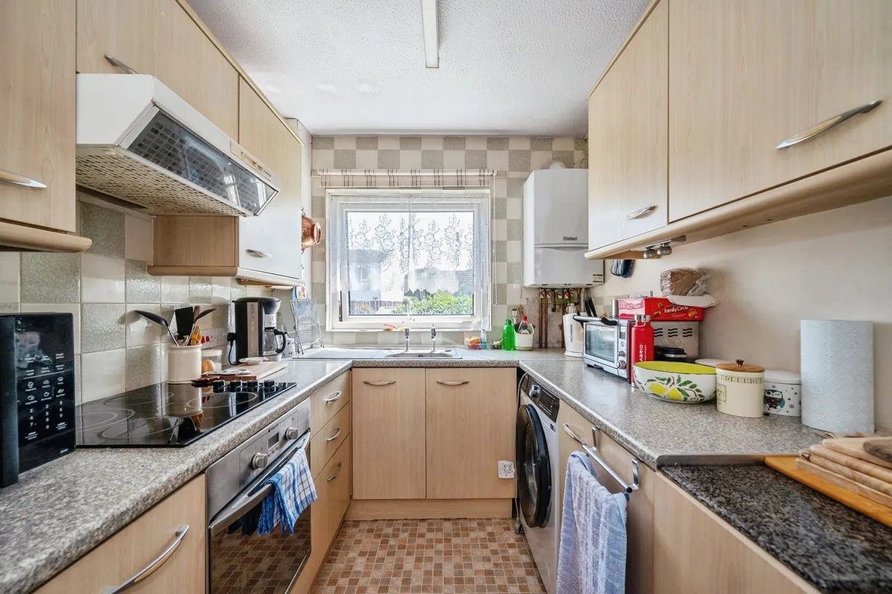 St. Hermans Road, Hayling Island, PO11, photo 3