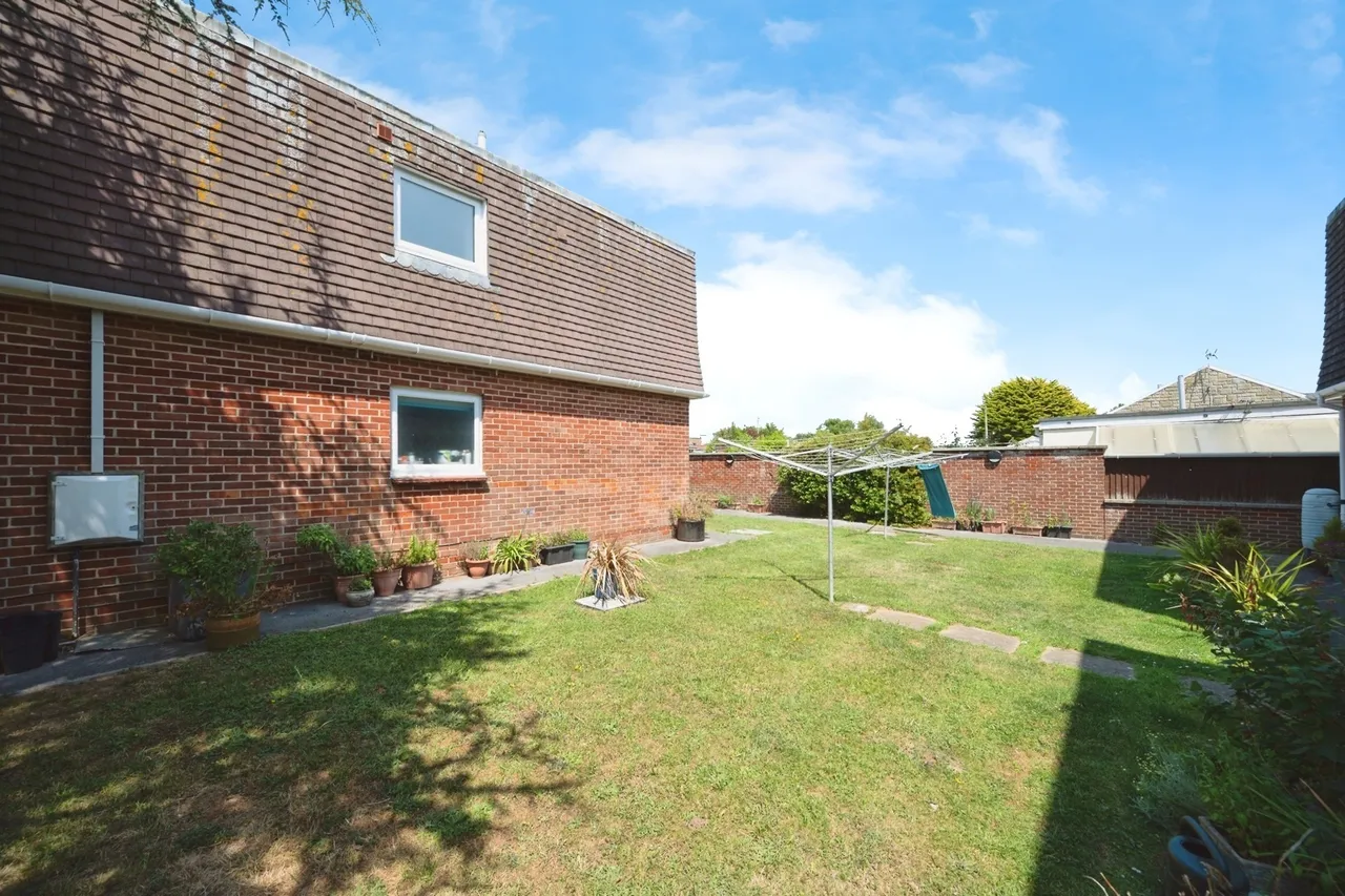 St. Hermans Road, Hayling Island, PO11, photo 14