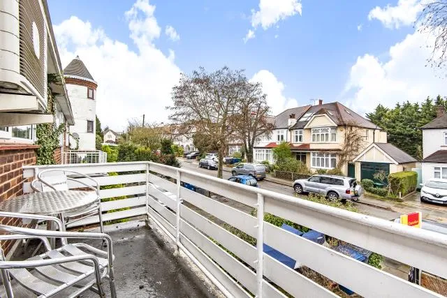 Orchard Avenue, London, N3, photo 10