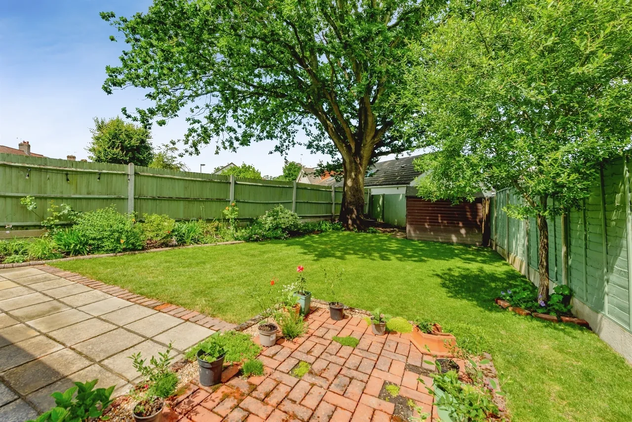 West Way, Crawley, RH10, photo 16