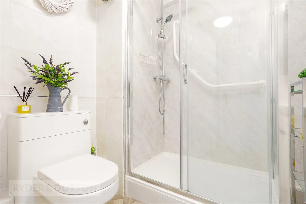 High Street, Uppermill, OL3, photo 10