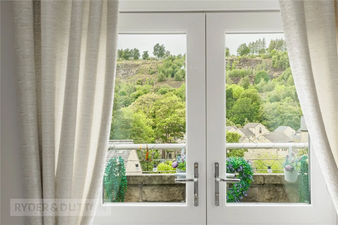 High Street, Uppermill, OL3, photo 14