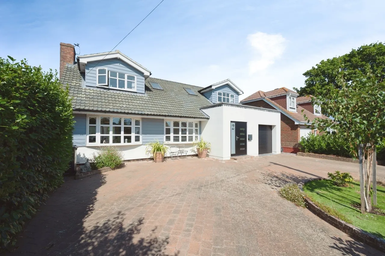 4 bed house for sale, Bound Lane, Hayling Island, PO11