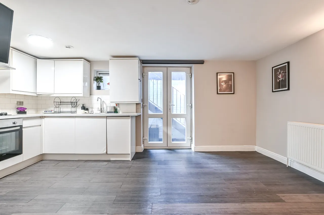 Basement Flat 1, 344 Caledonian Road, photo 2