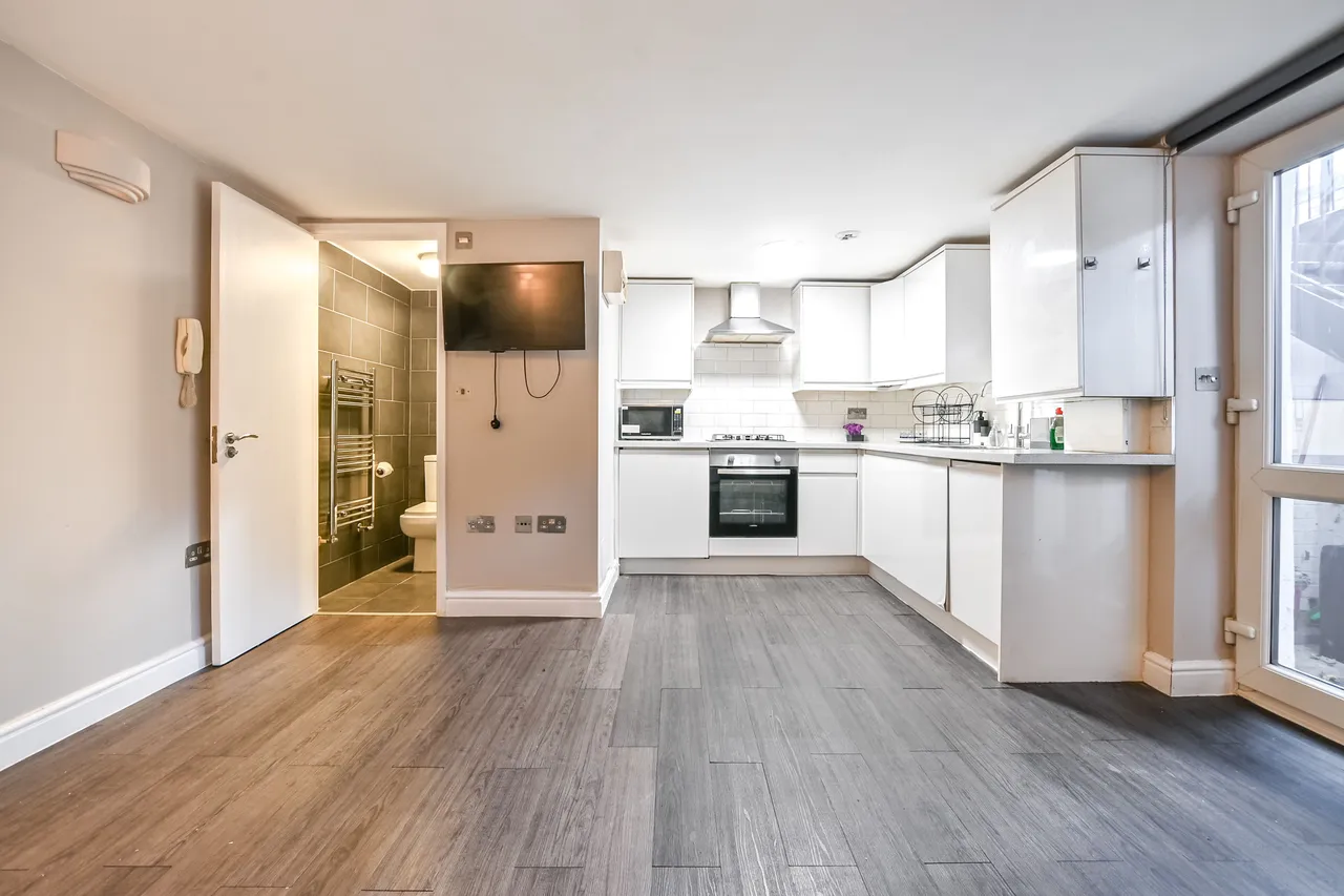 Basement Flat 1, 344 Caledonian Road, photo 3
