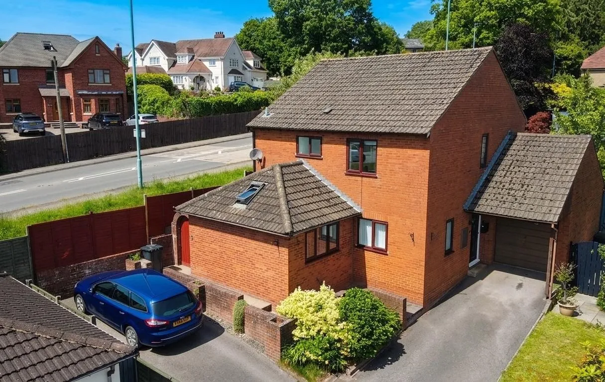 The Hawthorns, Lydney, photo 23