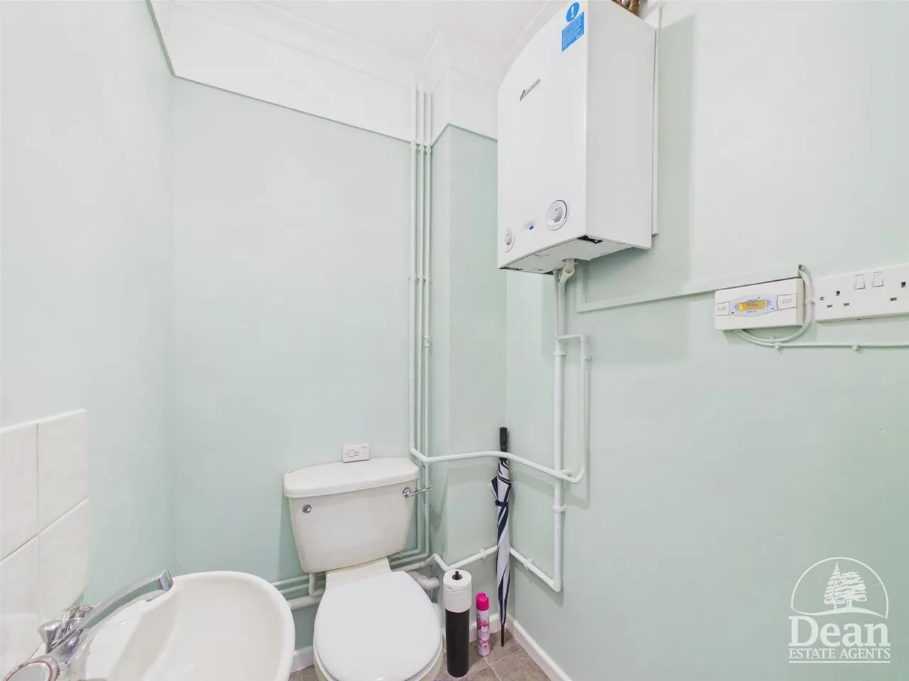 The Hawthorns, Lydney, photo 9