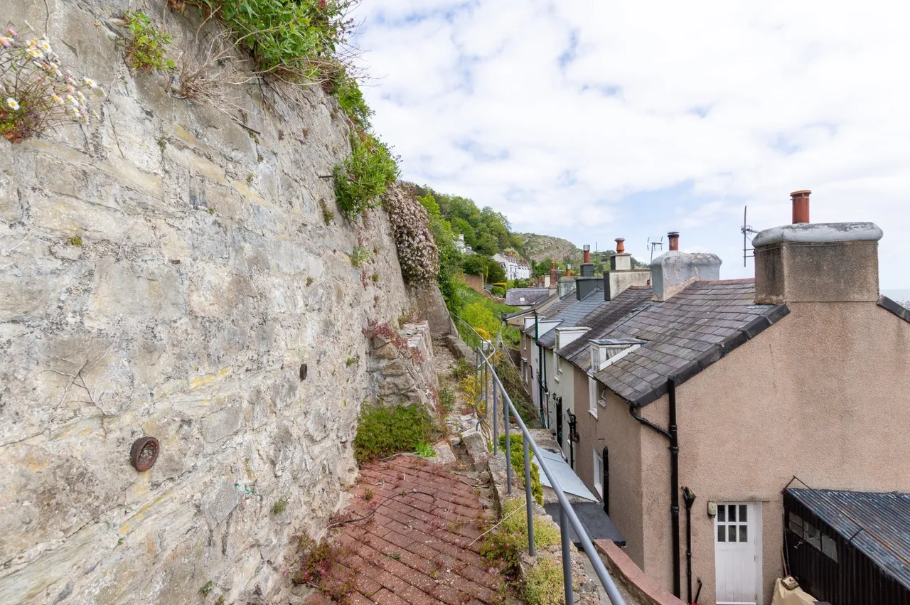 Cwlach Street, Llandudno, LL30, photo 20