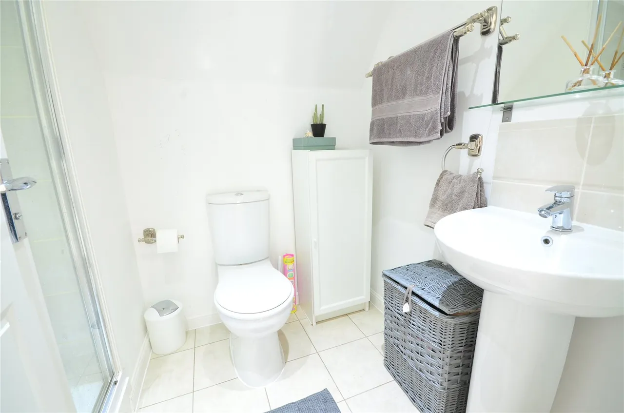 Ashurst Way, East Grinstead, RH19, photo 9
