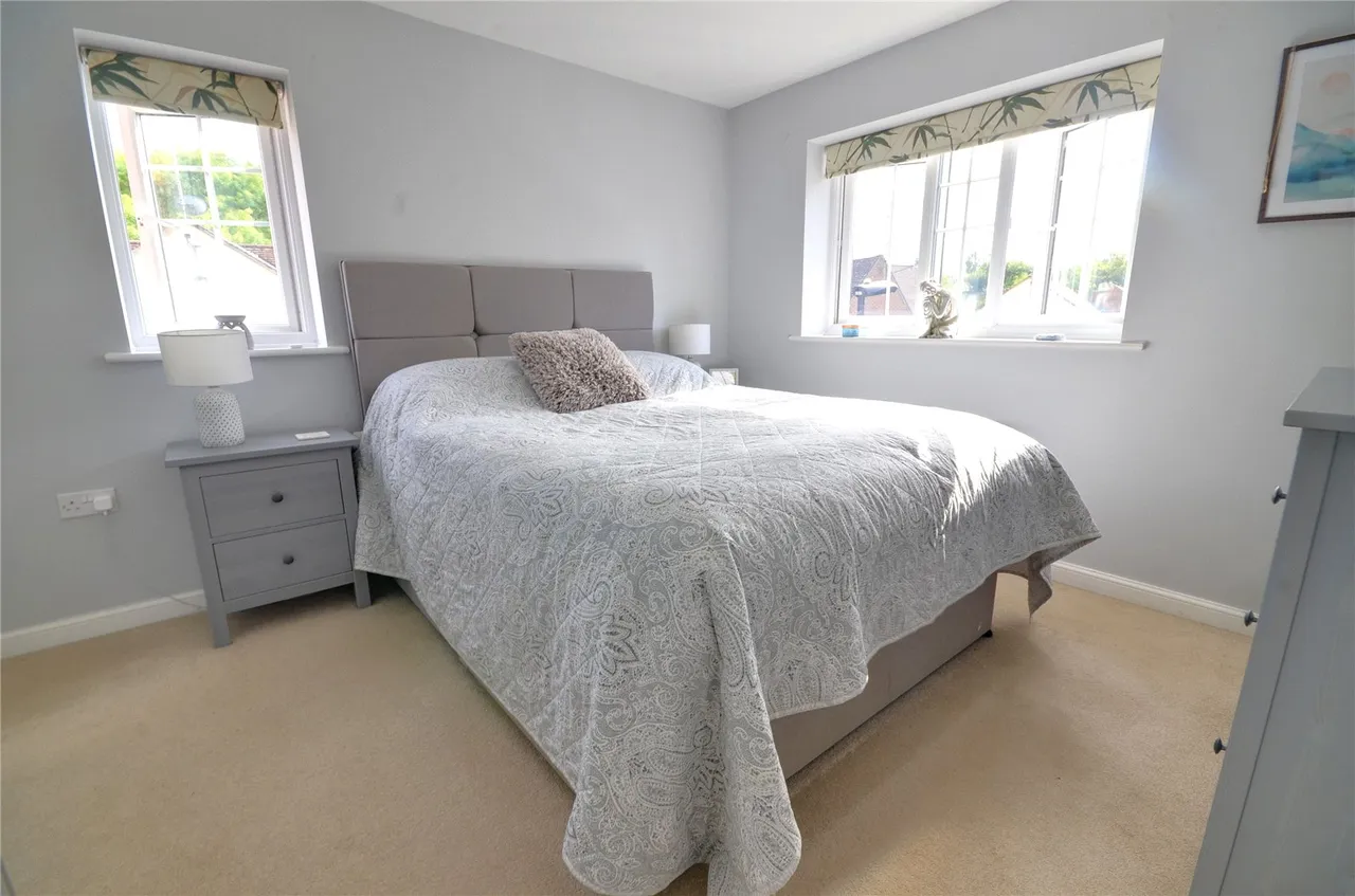 Ashurst Way, East Grinstead, RH19, photo 5