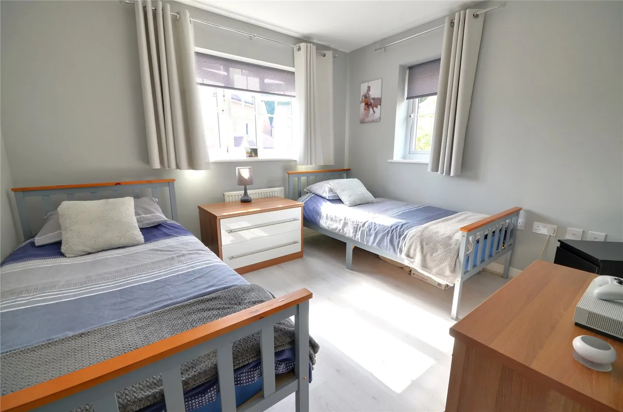 Ashurst Way, East Grinstead, RH19, photo 6