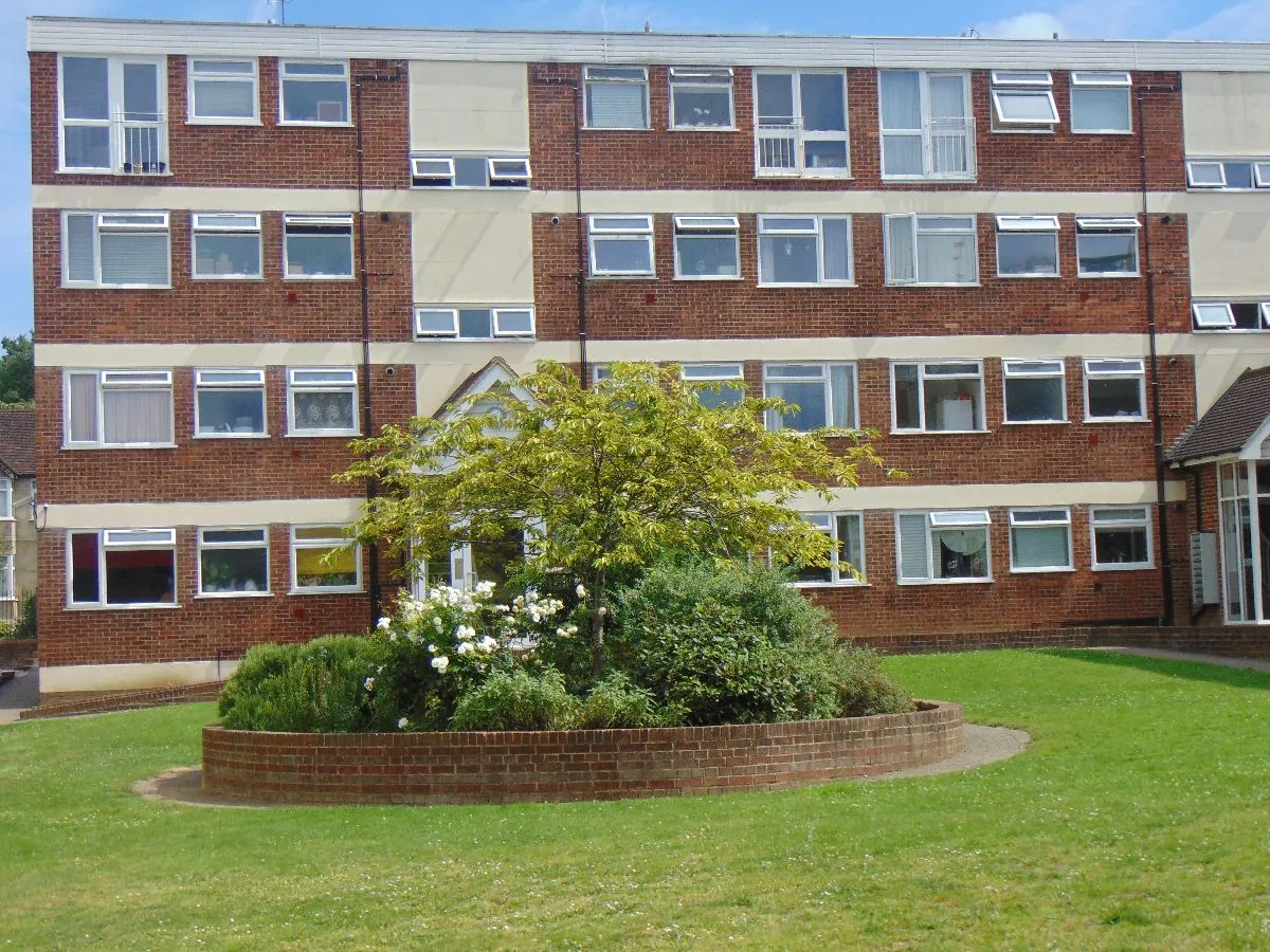 Beechcroft Close, Streatham, London SW16 2EW, photo 2