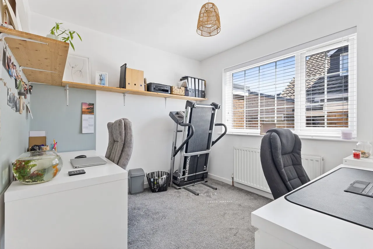 Larks Hill, Pontefract, WF8 4NE, photo 9