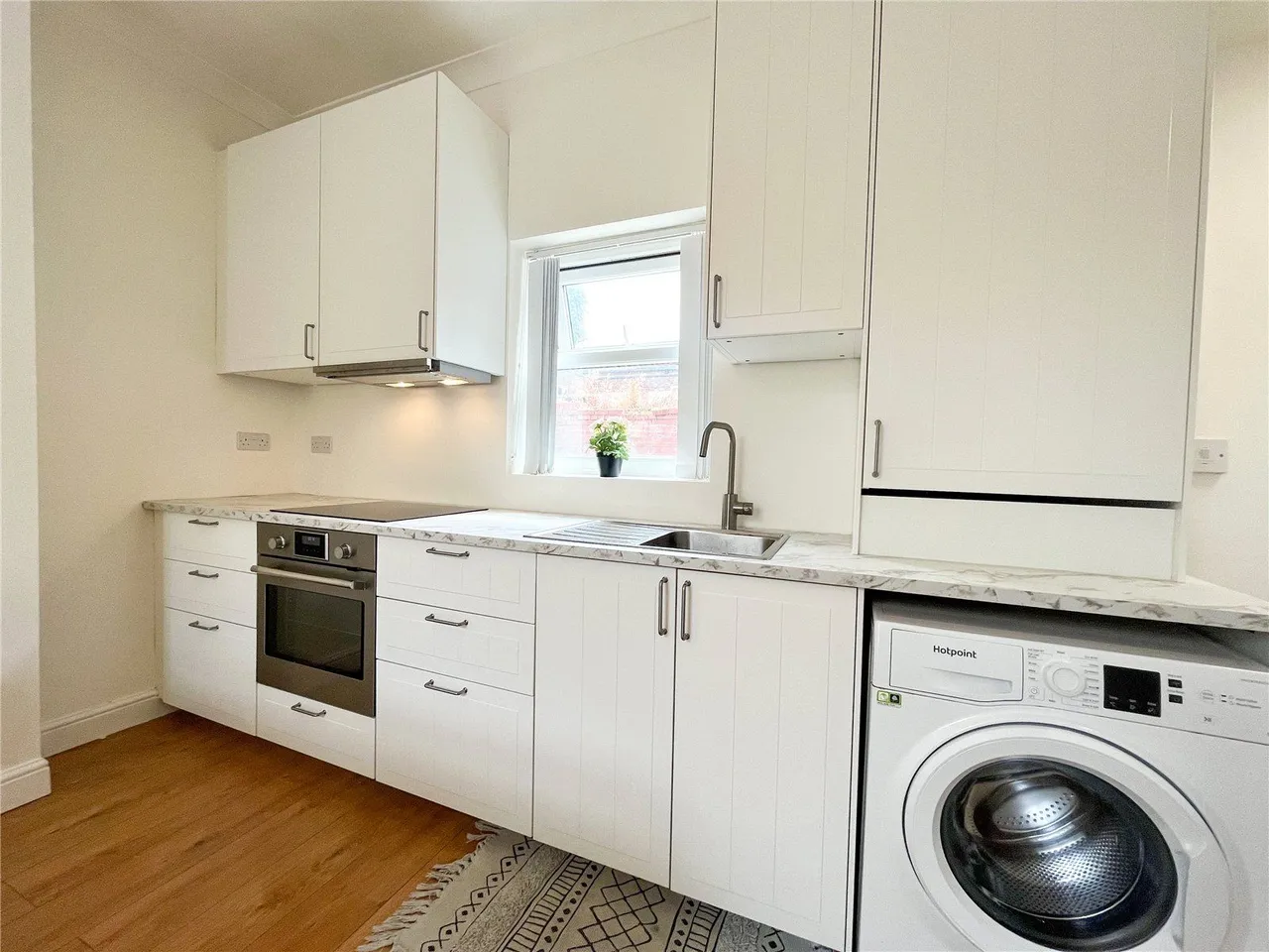 George Street, Mossley, OL5, photo 5
