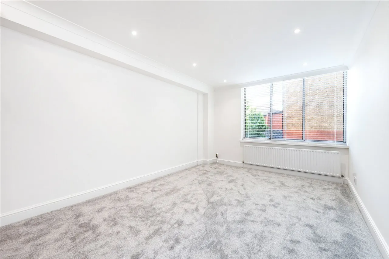 Holloway Road, London, N19, photo 10