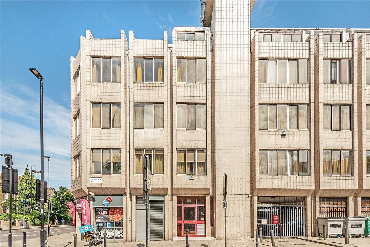 Holloway Road, London, N19, photo 13