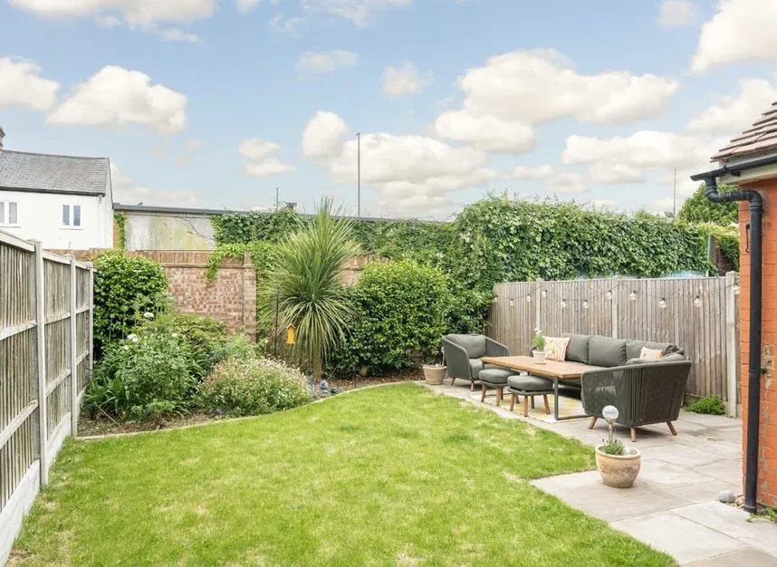 Avon Road, Sunbury-On-Thames, TW16, photo 10
