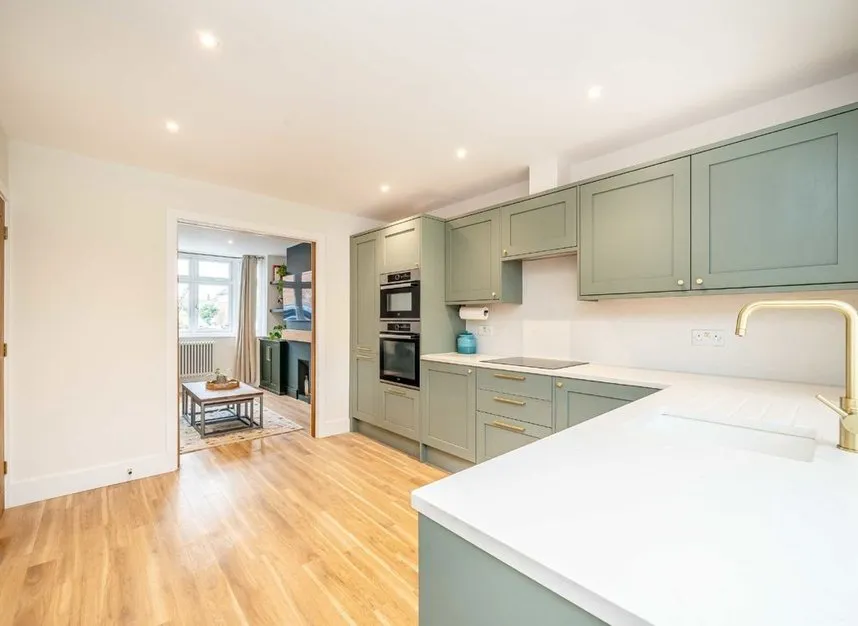 Avon Road, Sunbury-On-Thames, TW16, photo 5