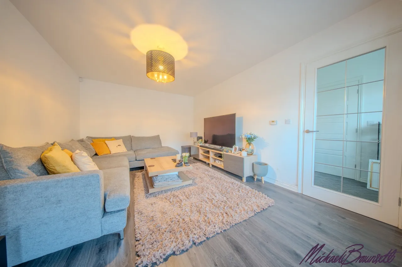 Black Myres Close, Queensbury, Bradford, BD13 2FQ, photo 4