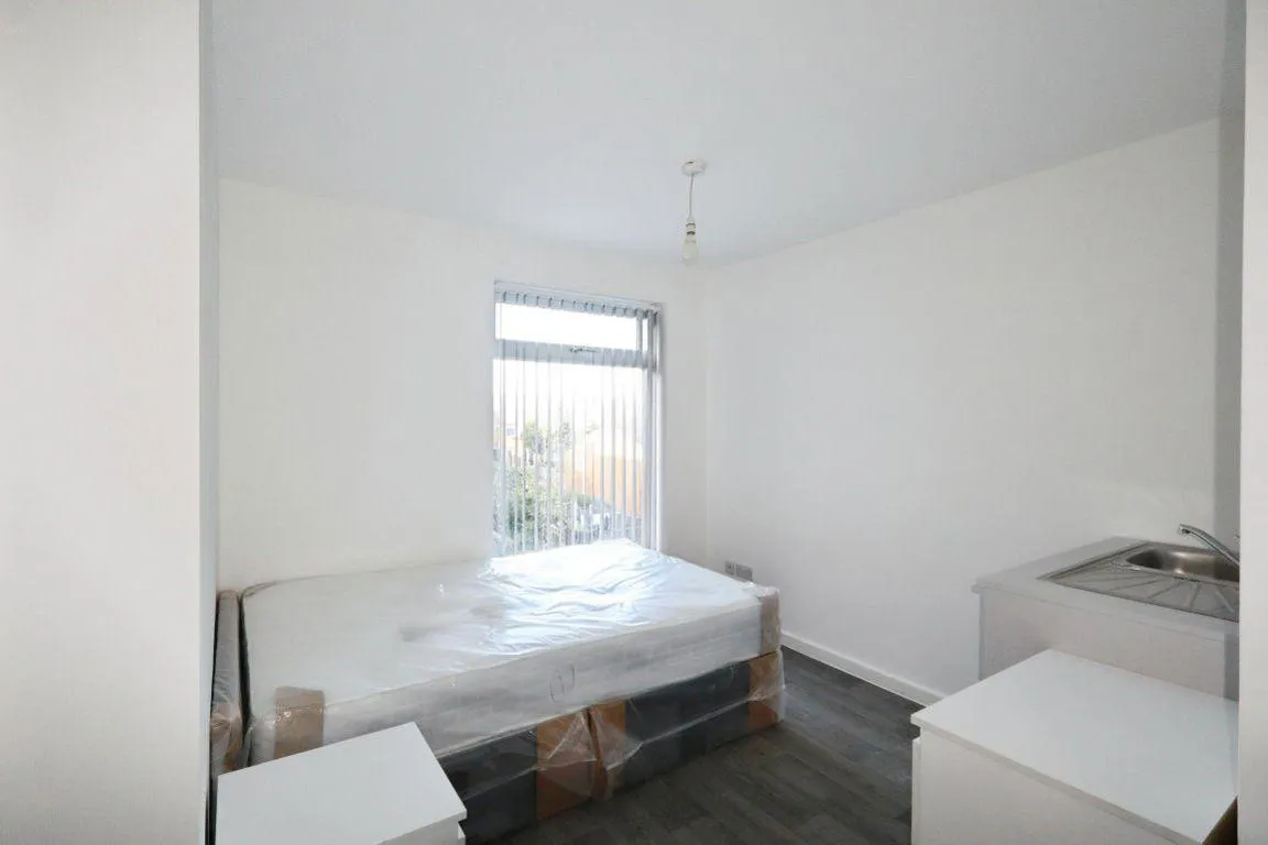 Langsett Grove, S6, photo 2