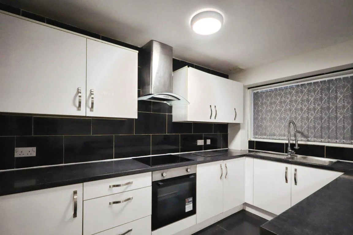 Langsett Grove, S6, photo 6