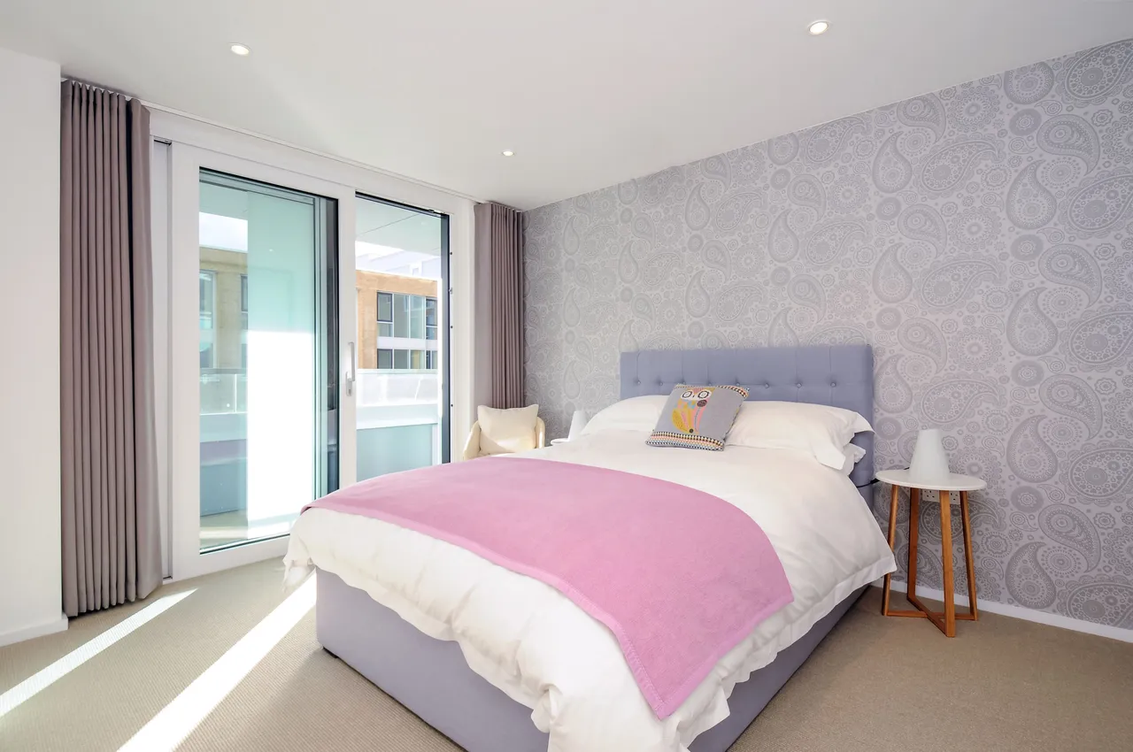 22 Beacon Tower, 1 Spectrum Way, London, photo 3