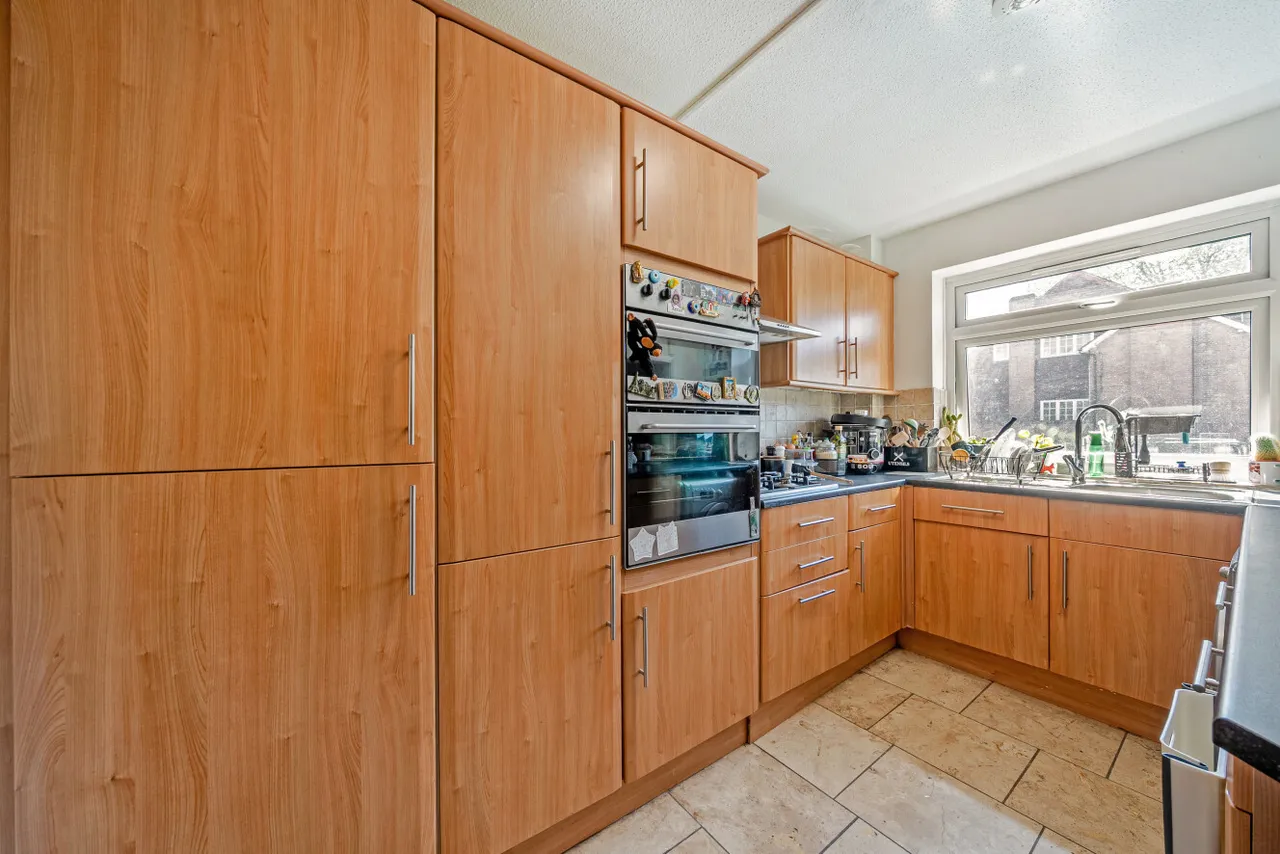 Grand Drive, Raynes Park, London, SW20, photo 2