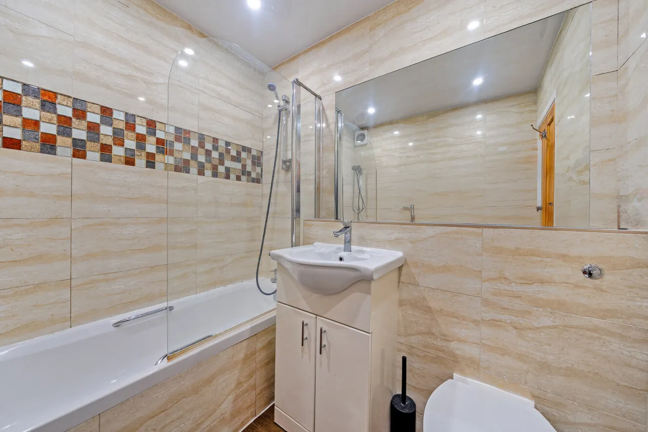 Grand Drive, Raynes Park, London, SW20, photo 8