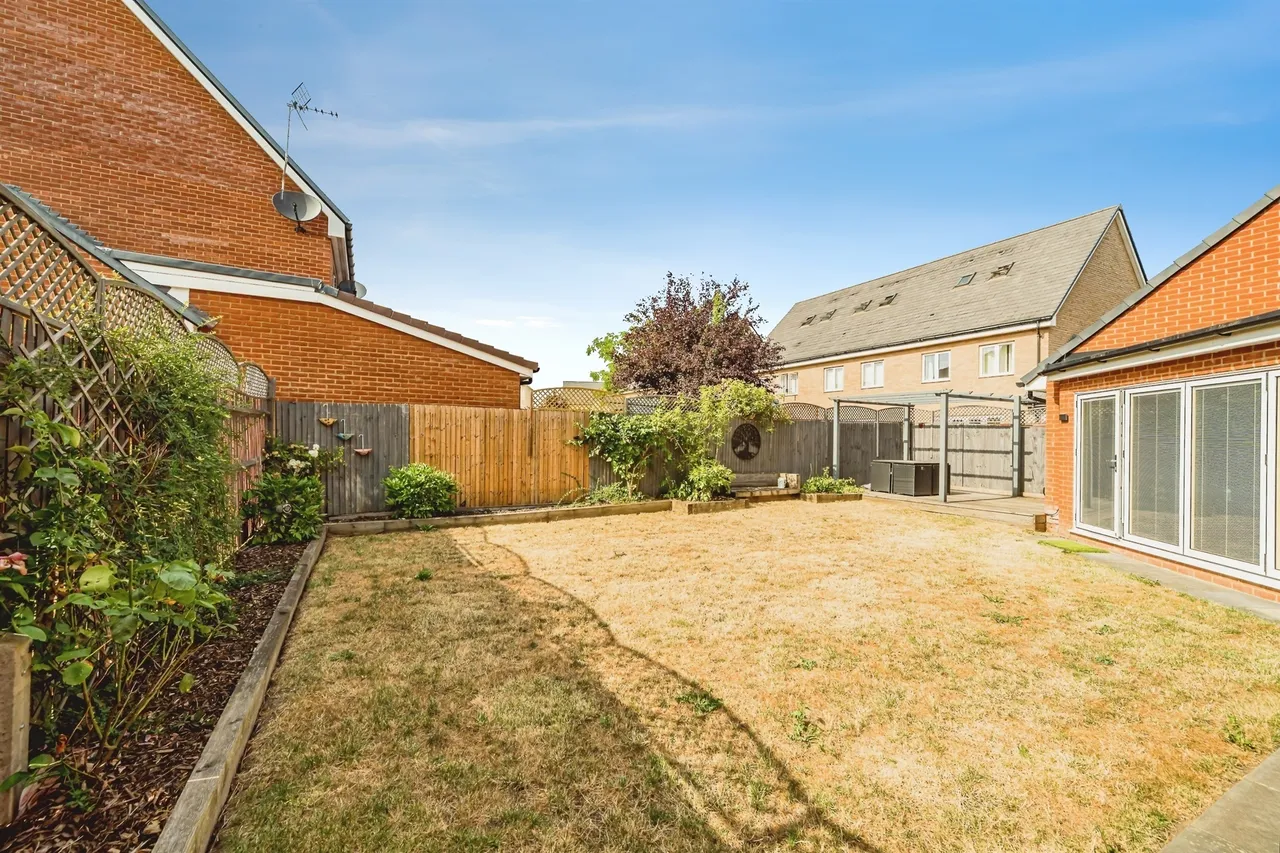 Sierra Drive, Berryfields, HP18, photo 12