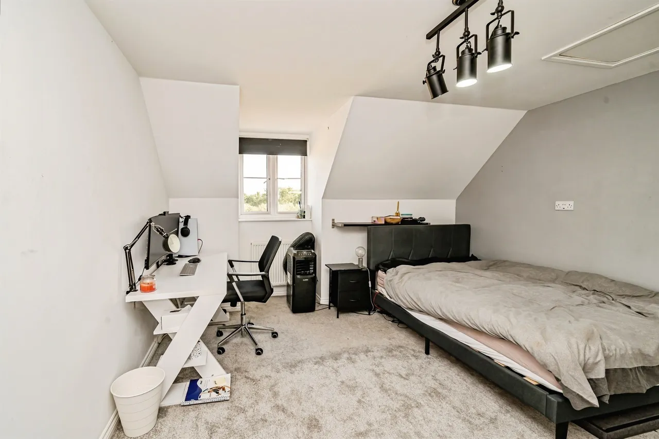 Sierra Drive, Berryfields, HP18, photo 17