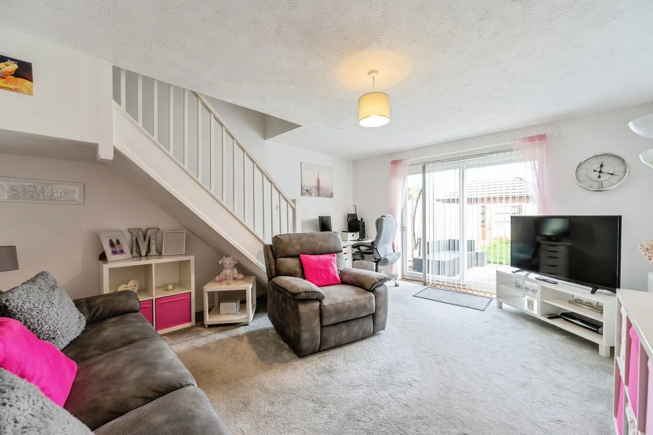Kingfisher Close, Hayling Island, PO11, photo 5