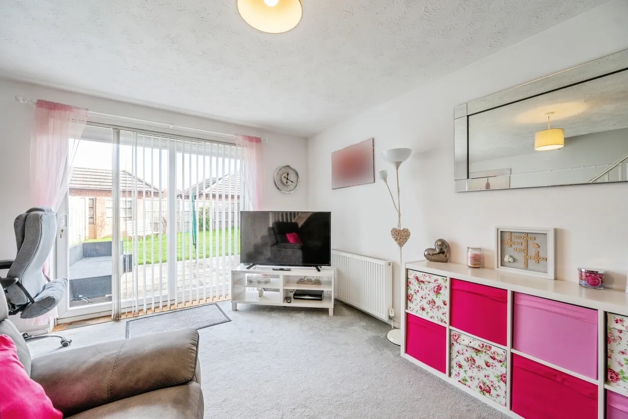 Kingfisher Close, Hayling Island, PO11, photo 6