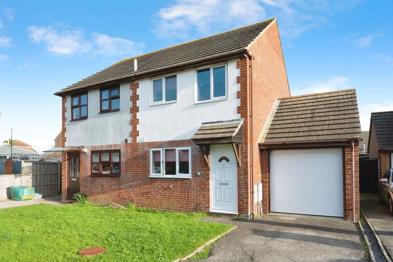 Kingfisher Close, Hayling Island, PO11, photo 15