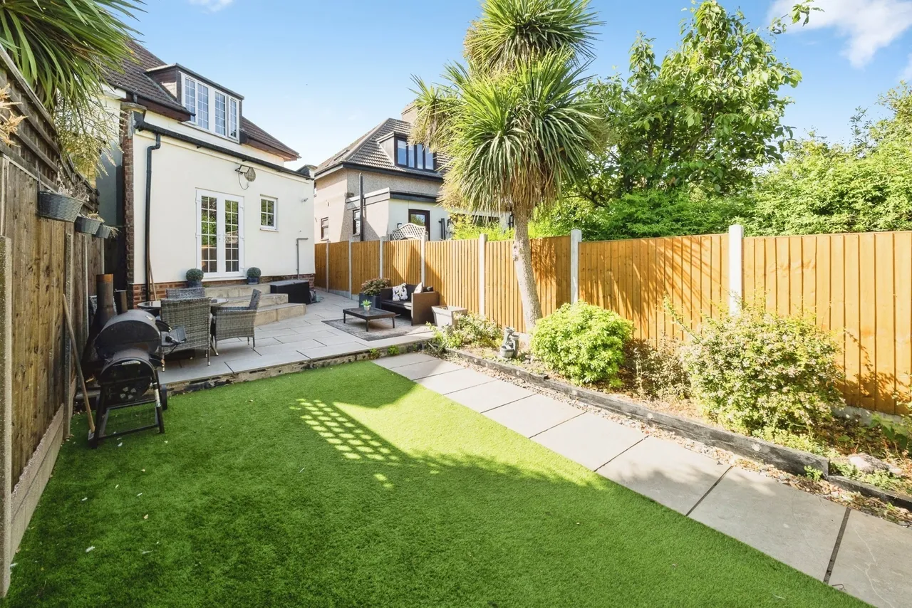 Crescent Avenue, Hornchurch, RM12, photo 18