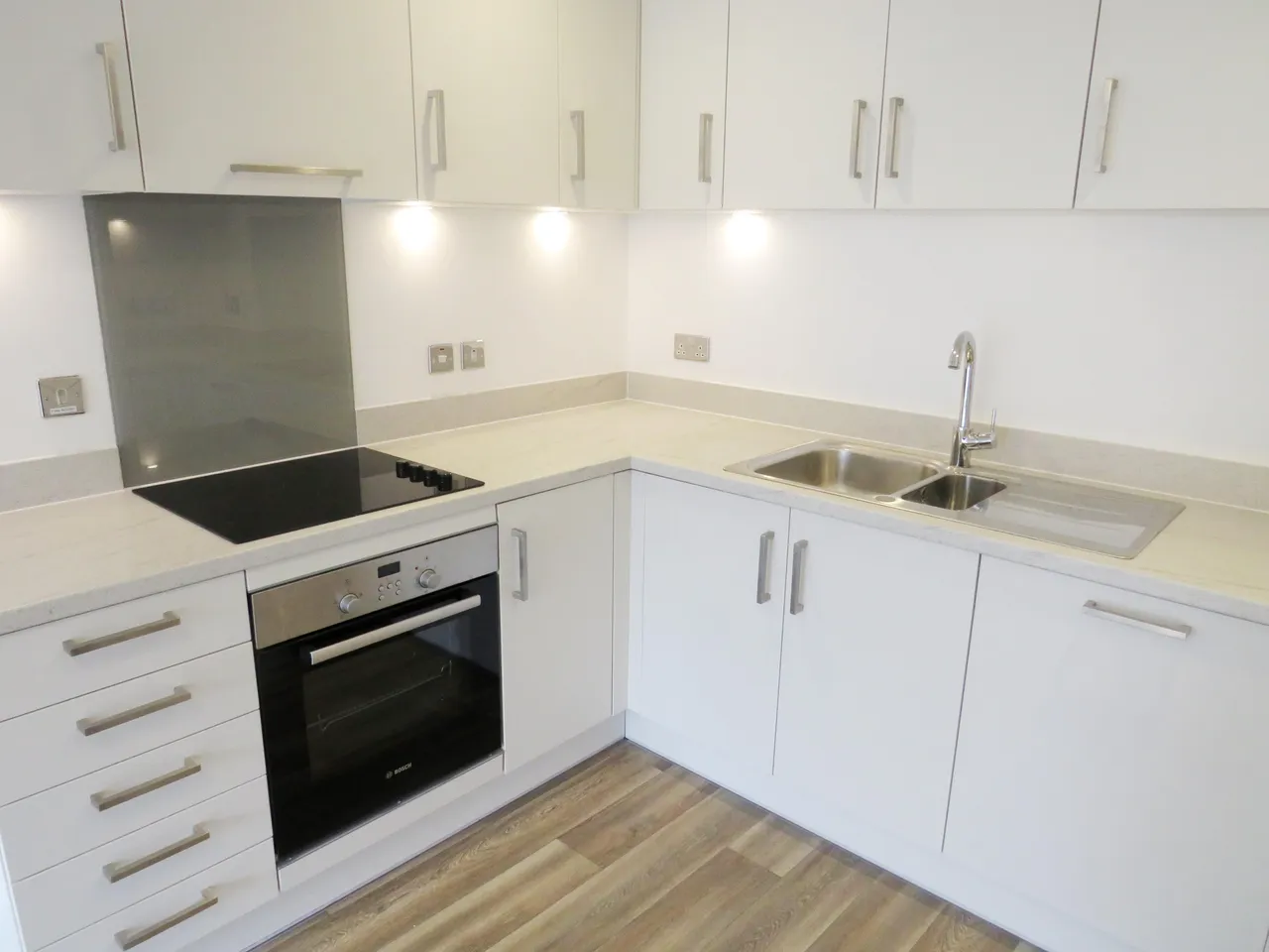 2 bed flat to rent, Lexington Gardens, B15