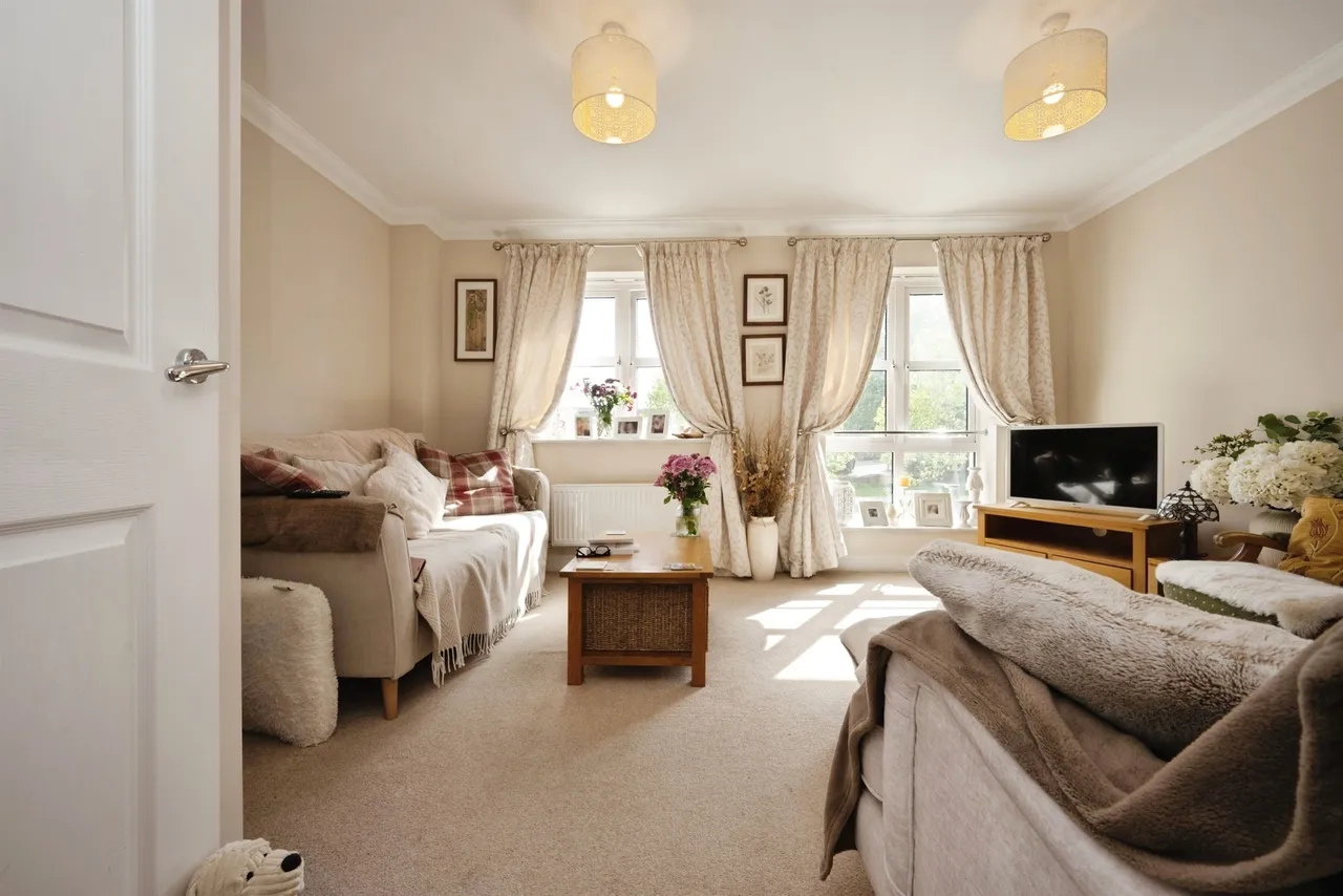 Stadium Approach, Aylesbury, HP21, photo 5