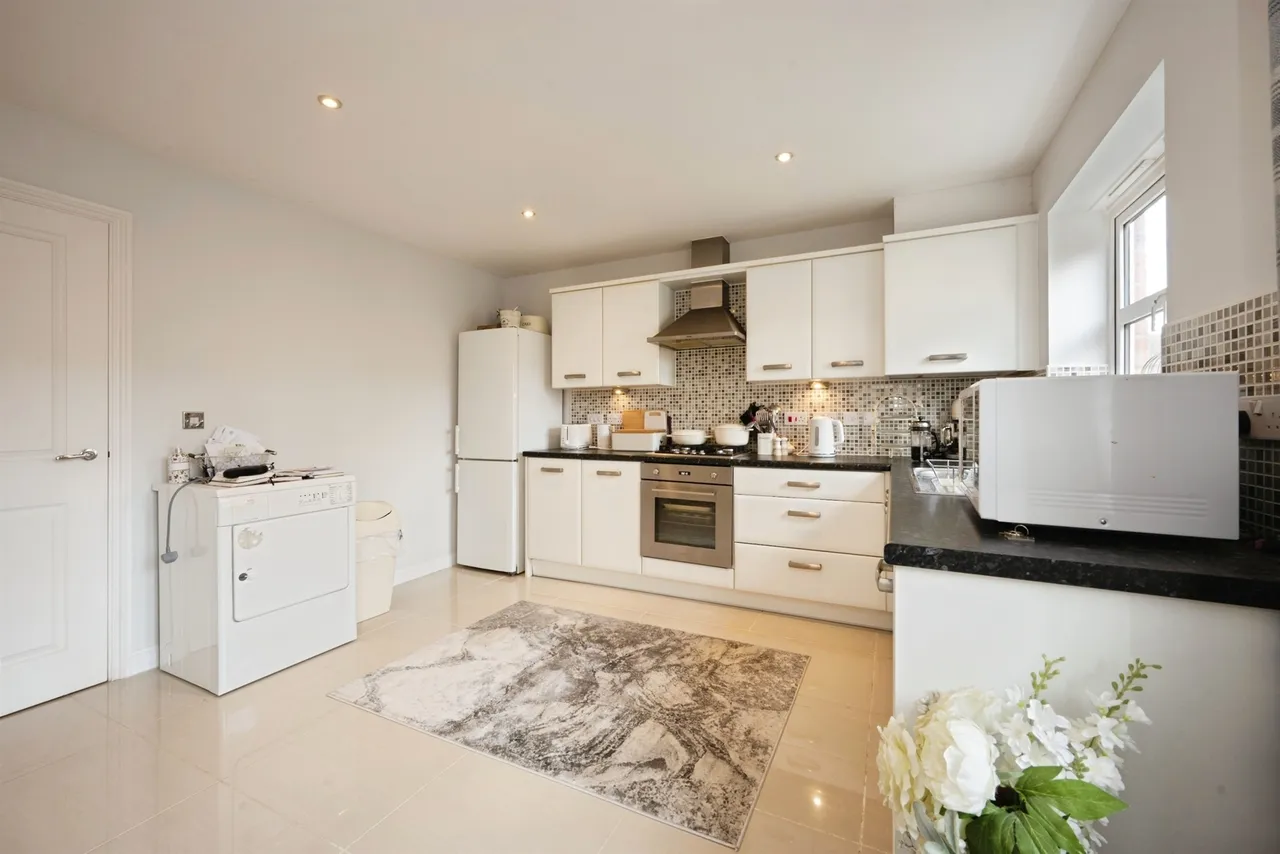 Stadium Approach, Aylesbury, HP21, photo 8