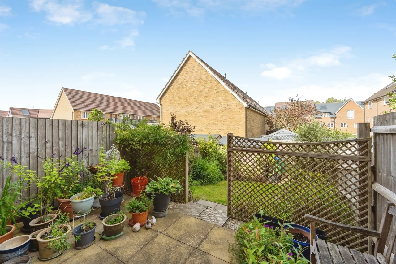 Stadium Approach, Aylesbury, HP21, photo 22