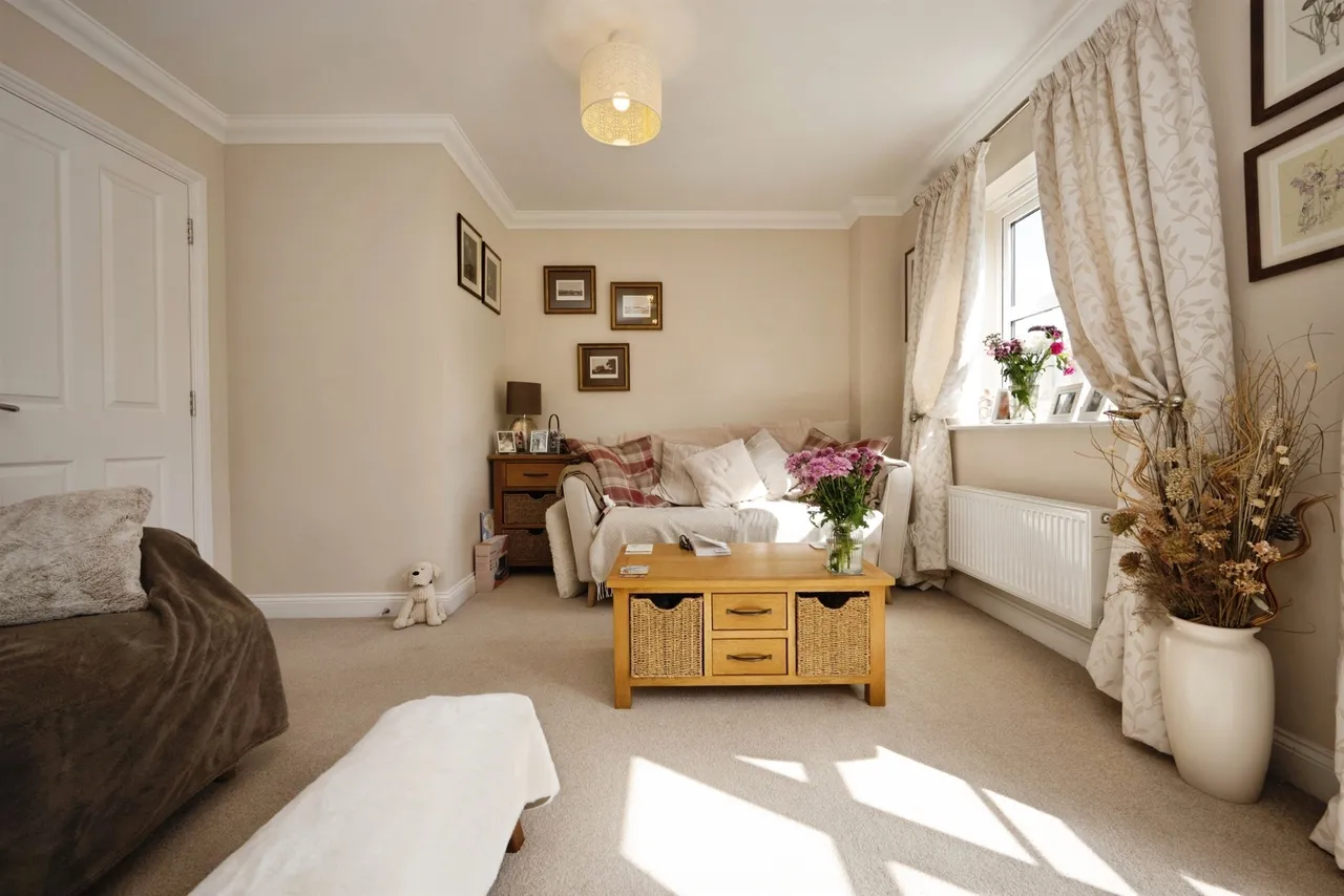 Stadium Approach, Aylesbury, HP21, photo 6