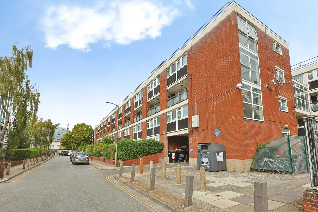Searles Close, Battersea, London, SW11, photo 4